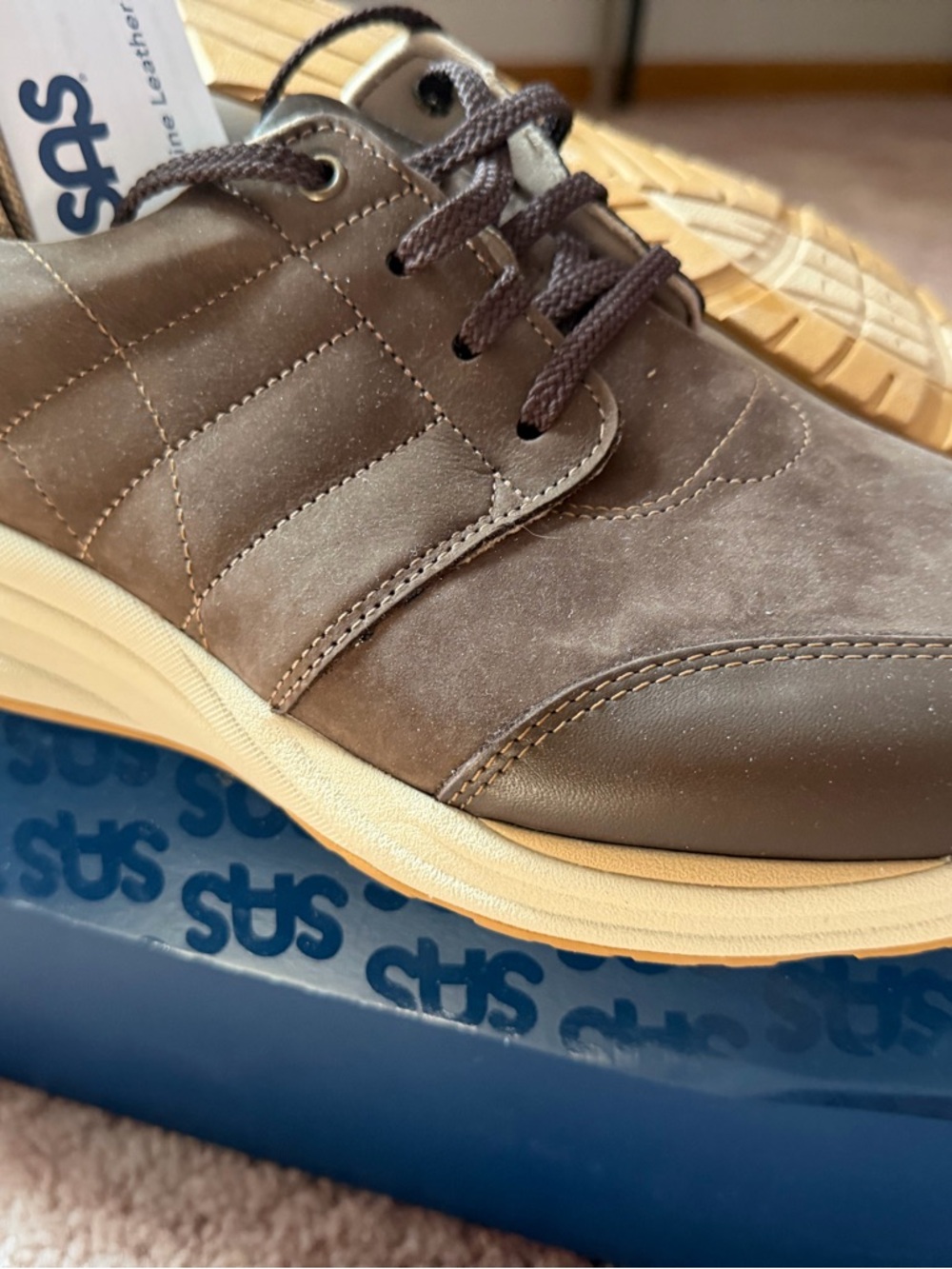 SAS Venture Shoes 9WW New in Box